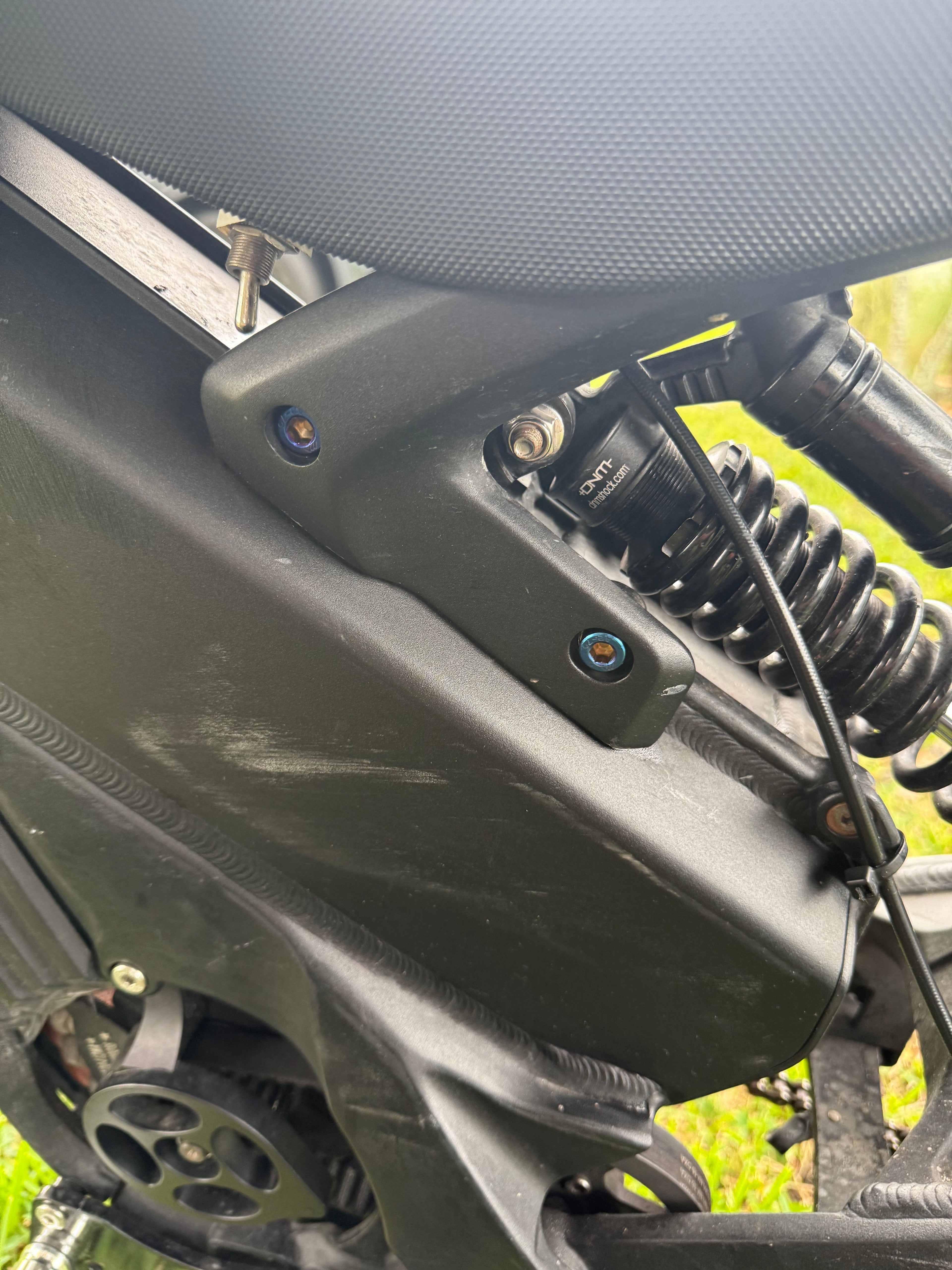 E-Moto subframe bolts
